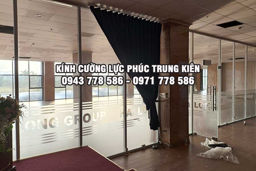 kinh-cuong-luc-du-thua-trong-thi-cong 